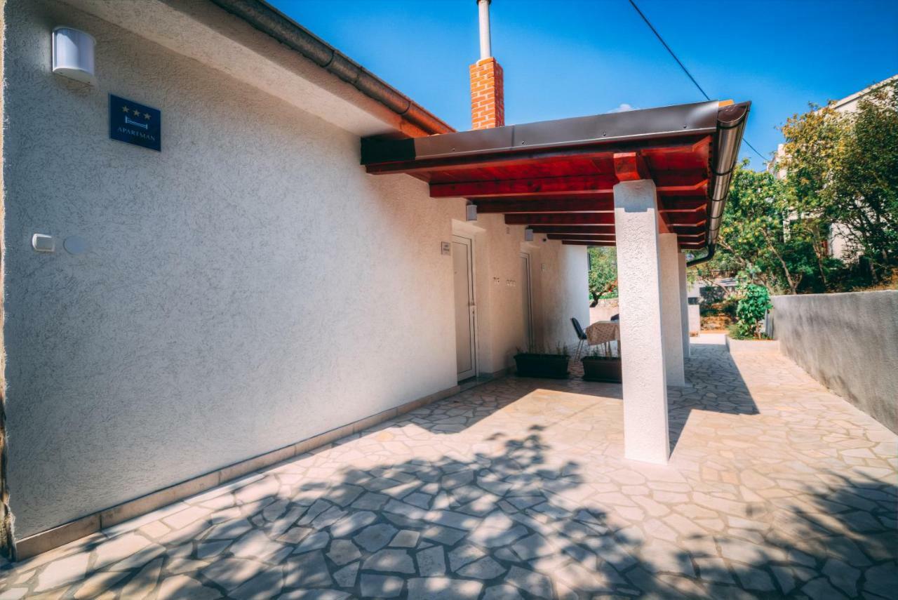 Did Ive Apartamento Sibinj Krmpotski